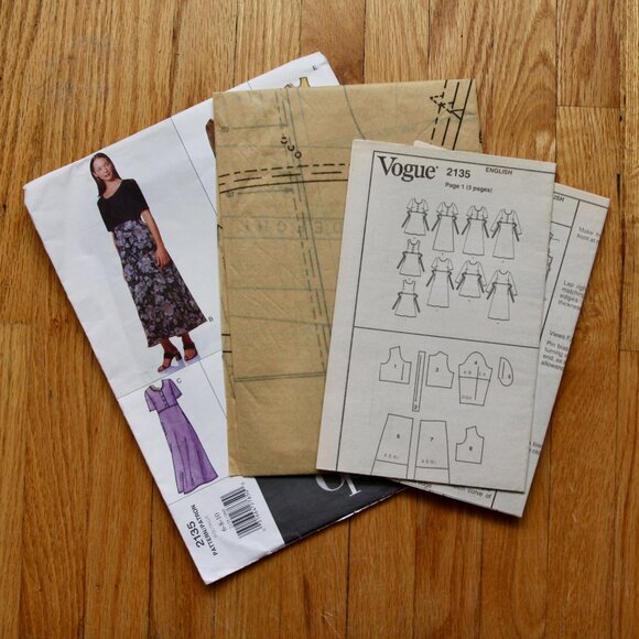 Vintage Vogue Easy Options multi-size patterns - Picture 5 of 9